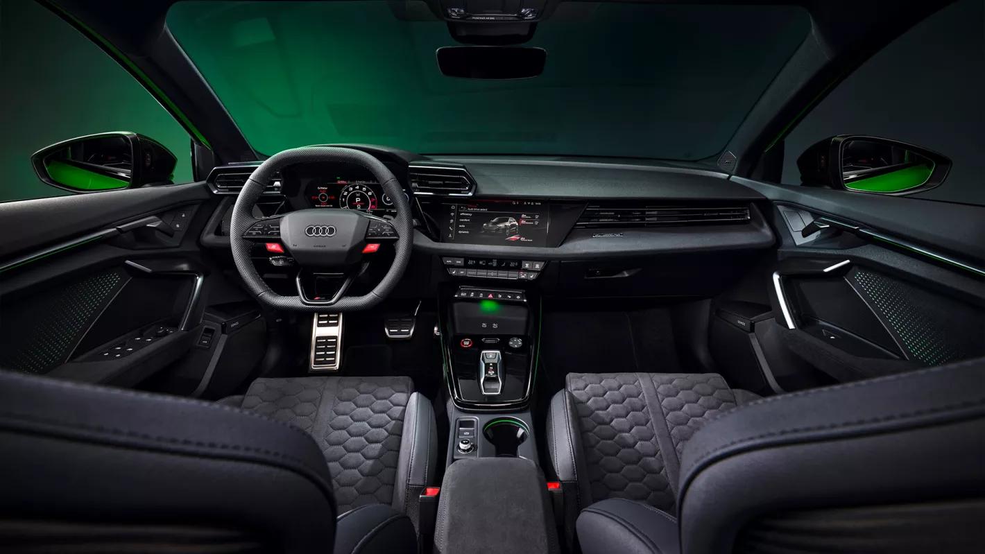 Audi RS 3 Sportback en Berline interieur 2024